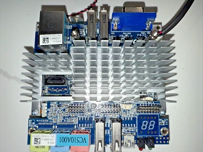 VIA EPIA-P900-10, 1,0 GHz VIA Eden® X2, 2 GB DDR3 1333 Foto 1 de 4