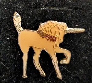 Vintage Enamel Unicorn Standing Peach & Gold Hat Pin Size 1" L x 1" W - Picture 1 of 1