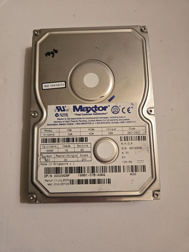 Dell 29CNP Maxtor 51024H2 10GB 3.5" IDE 7200RPM Internal HDD Hard Drive - Image 1 of 3