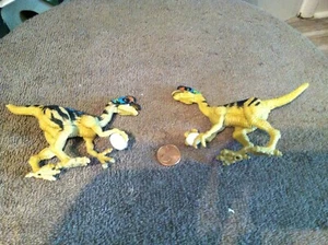 2 Dino Valley Oviraptor mit Ei 3"x4,5" Dinosaurier Figuren Chap MeI - Bild 1 von 6
