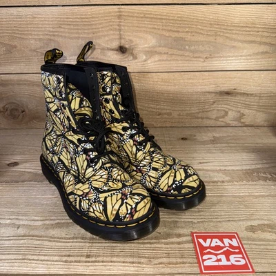 NUEVO TALLA 7: Para Mujer Dr. Martens 1460 Bota 8 Ojos Mariposa Amarillo Botas Zapatos 1460W Foto 1 de 4