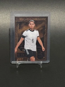 2023 Metal Universe Champions #27 Lena Oberdorf Rookie Orange FX/25 - Imagen 1 de 2