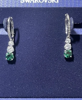 Pendientes colgantes Swarovski Stilla Attract corte redondo verde esmeralda rodio 5646718 Foto 1 de 4