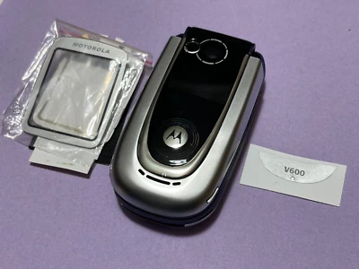 Motorola V600 Full Housing Cover without buttons silver Blue color - Image 1 of 4