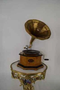 Antique Gramophone, Fully Functional Working Phonograph, win-up record player - Picture 1 of 11