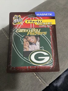 Vintage Crown Pro Graphic GREEN BAY PACKERS Magnetic Red Wallet Photo Frame - Picture 1 of 1