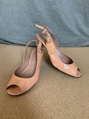 Robert Clergerie 7.5 Rosa Rosa Charol Peep Toe Tacones Largo Arco Trasero Foto 1 de 4