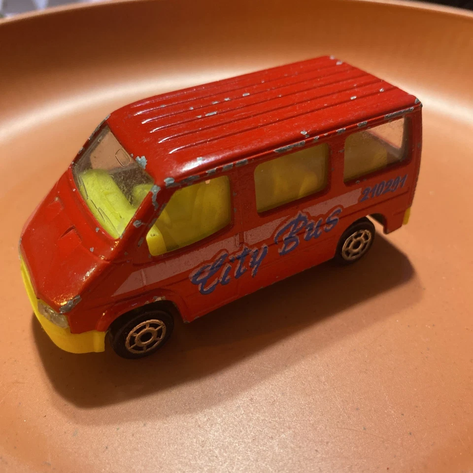 *MAJORETTE* City Bus 福特 Transit 压铸模型编号 243 — 第 1/4 张图片