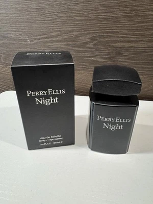 Perry Ellis Night 3,4 oz 3,3 oz 100 ml eau de toilette  Foto 1 de 4