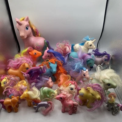Lote De Colección De 23 My Little Ponies Pony Hasbro 1983-2005 Hong Kong China Grande Foto 1 de 4