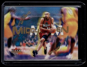 2000-01 Fleer Mystique Middle Men Grant Hill #5 - Picture 1 of 2