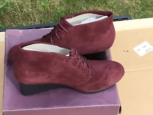 Clarks Crystal Peridot Weinrot Wildleder Stiefel 11W - Bild 1 von 10