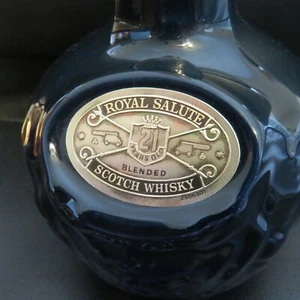 Botella de whisky escocés vintage azul Royal Salute Chivas 1801 bolsa de terciopelo azul - Imagen 1 de 12