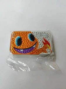 Mini contenedor de hojalata oficial del Centro Pokémon hora: 3"" - Charmander A - Imagen 1 de 1