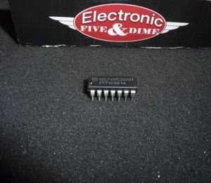 MC74HC00AN Motorola  NAND Gate 4-Func 2-Input PDIP14 IC - Picture 1 of 1