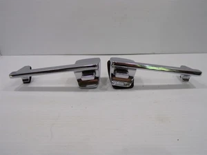 1963 63 1964 64 Chrysler 300 Newport K Door Handles OEM Pair 2299586 2299587 - Foto 1 di 7