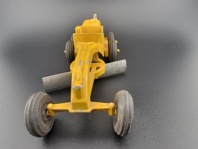  VINTAGE TOOTSIETOY  679 CATERPILLAR ROAD GRADER       - Image 1 of 4