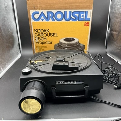 Kodak Carousel Custom 850H Slide Projector w/ Remote and Box Tested Working Vtg - Image 1 of 4