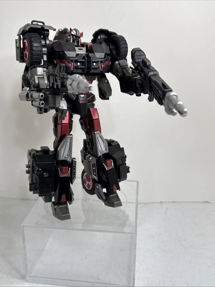 Figura de acción Transformers G-Creation GDW-02C Silverstreak Rebel IDW Blue Flash Foto 1 de 4