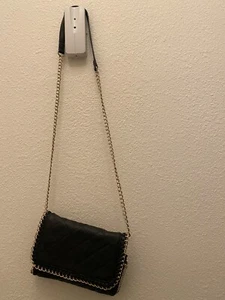 bag with chain and magnet button forever 21zipper inside - Picture 1 of 5