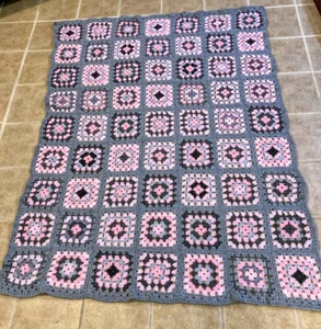 New Handmade Crocheted 58X74" Afghan Throw Lg Pink & Gray Granny Squares - Picture 1 of 4