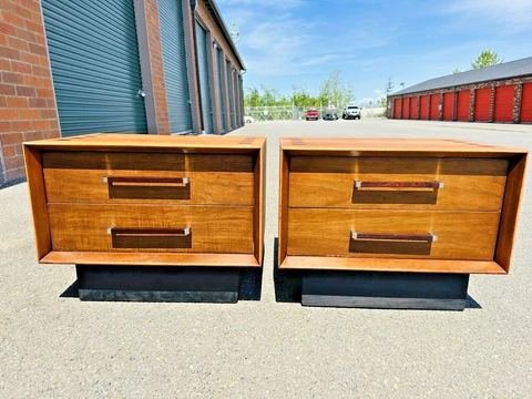 Beautiful Mid Century Modern Lane Oak & Rosewood Tower Suite Nightstands Set Cover