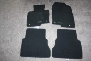 Juego de 4 alfombrillas negras KB7W68G40 2017-2020 Mazda CX-5 genuinas OEM - Imagen 1 de 13