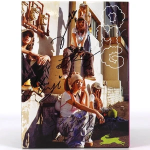 Newjeans - OMG 1st Single Album Signed Autographed CD Promo 2023 - Picture 1 of 6