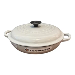 Le Creuset Signature Cast Iron Round Enameled Braiser 26cm/2.25 qt-Vapeur-NEW - Picture 1 of 6