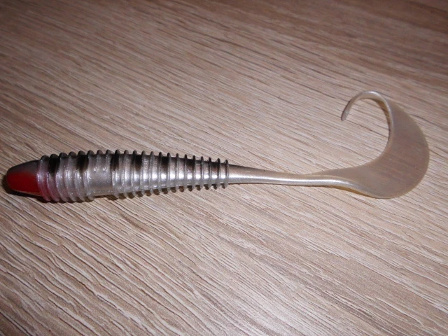 SOFT BAIT TRENDEX BEHR RIB TAIL TWISTER 13cm NEUE FARBEN HECHT ZANDER MEER 28513 - Bild 1 von 1