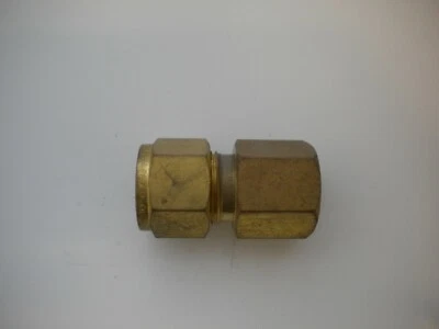 Compression Connector, Hy-Lok 1/2" Tube x 3/8" FIP (Female) Brass, SS Ferrules - Image 1 of 4