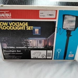 Intermatic Malibu 5 Low Voltage Floodlight Kit Pathway yard LV8065T with Timer - Picture 1 of 11