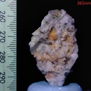 Fluorescent Apatite long wave glowing crystals on Albite mineral specimen 68ct - Picture 1 of 10
