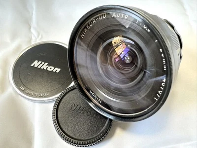 Lente Nikon NIKKOR-UD Auto 20 mm f/3,5 Ai modificada con tapa Foto 1 de 4
