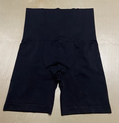 Meia-calça curta feminina tamanho 2XL cintura alta compressão esporte treino preta - Imagem 1 de 3