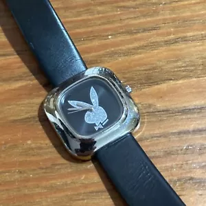 Orologio Vintage Playboy Quarzo Donna Custodia Stile Serbatoio Cinturino in Pelle Funziona con Mazza Nuova - Foto 1 di 8