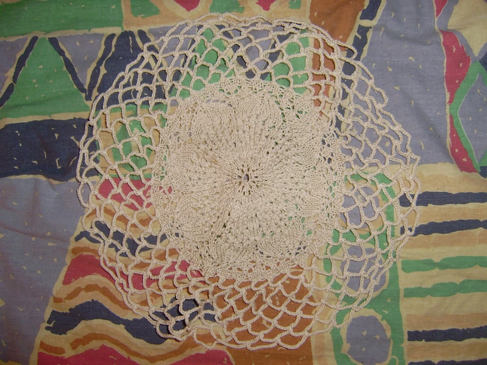 Häkeltischdecke beige - Bild 1 von 1