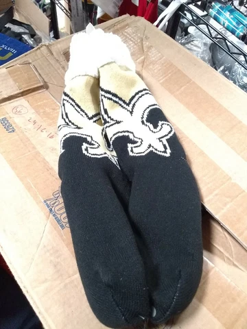 New Orleans Saints Women's Footy Slippers Size 6-10 NFL  Warm Socks Non Slip Cover