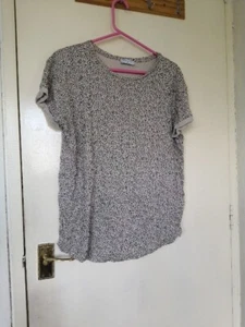 Ladies T Shirt Size Medium - Picture 1 of 7
