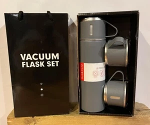 THERMO 500ML/17oz VACUUM INSULATED BOTTLE WITH 3 CUPS FOR HOT AND COLD DRINKS - Picture 1 of 3