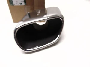 New Genuine Jaguar XJ 10-19 2.0 / 3.0 Left Tailpipe Finisher Ehaust Trim Tip - Picture 1 of 7