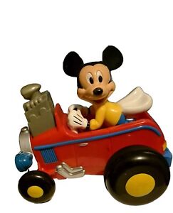 Mickey Maus Auto + 2 Micky Maus Figuren (Konvolut)