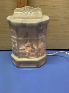 Lámpara de cerámica vintage Enesco Toy Shop niños noche ligera 6,75" estado de funcionamiento - Imagen 1 de 6