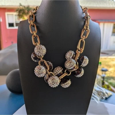 J. Collar con dije de bola de cristal tortuga dorada Crew Foto 1 de 4