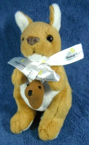 *2328* Australian Kangaroo & Joey – Shangri-La Hotel Sydney – 18cm – plush - Picture 1 of 5