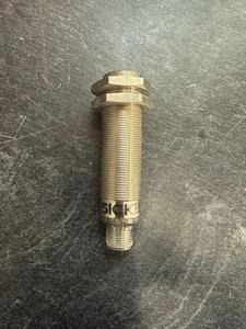 Sick photoelectric switch Sensor GRE18-P2432 2072238 - Picture 1 of 2