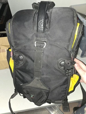 Mochila Kata 3 en 1 30 3N1 30 negra bolsa para cámara con cubierta  Foto 1 de 4