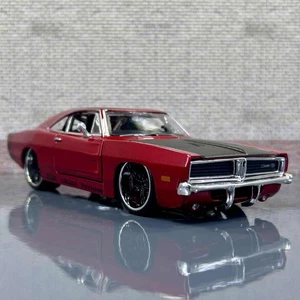 Dodge Charger R/T (1969) Modified by Maisto 1:24 Scale Diecast Model Muscle Car - Picture 1 of 15