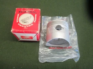 HONDA CB72 CB77 ENGINE PISTON NOS OEM 13101-275-000 STANDARD - Picture 1 of 3