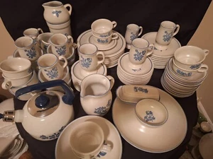 Beautiful Vintage 75 piece Pfaltzgraff Yorktown Pattern 8 complete settings - Picture 1 of 24